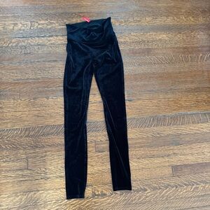 SPANX Black Velvet Leggings – Size Small – Barely Worn